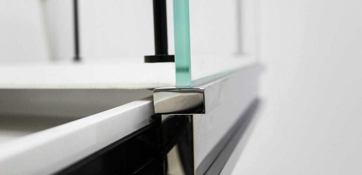 SIMPLE STYLE METAL WATCH SHOWCASE WITH LIGHTS AND LOCK