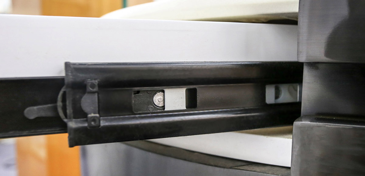 BLACK ROUND WATCH DISPLAY SHOWCASE WITH LIGHT