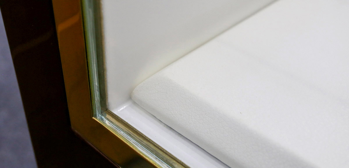 AMERICAN STYLE WOODEN Watch showcase WITH LIGHTS AND STORAGE