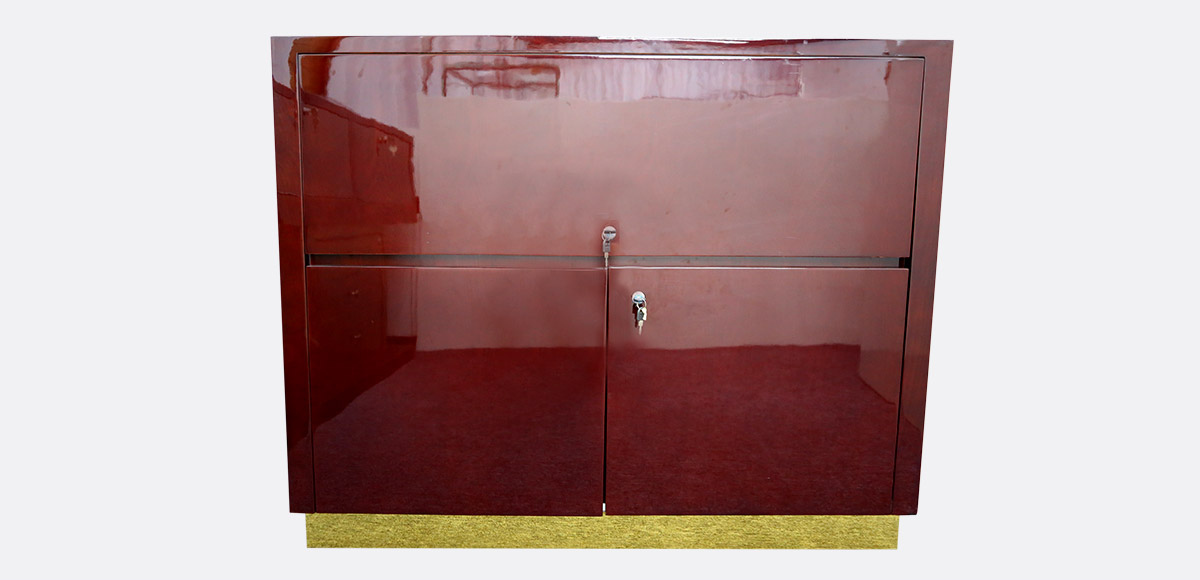 AMERICAN STYLE WOODEN Watch showcase WITH LIGHTS AND STORAGE