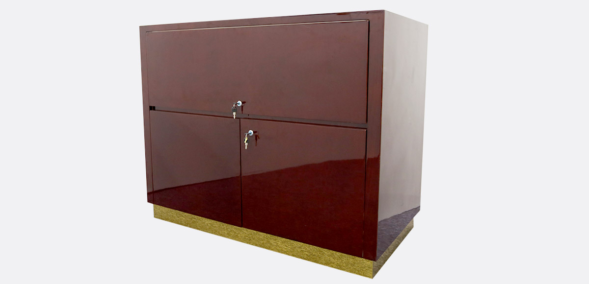 AMERICAN STYLE WOODEN Watch showcase WITH LIGHTS AND STORAGE