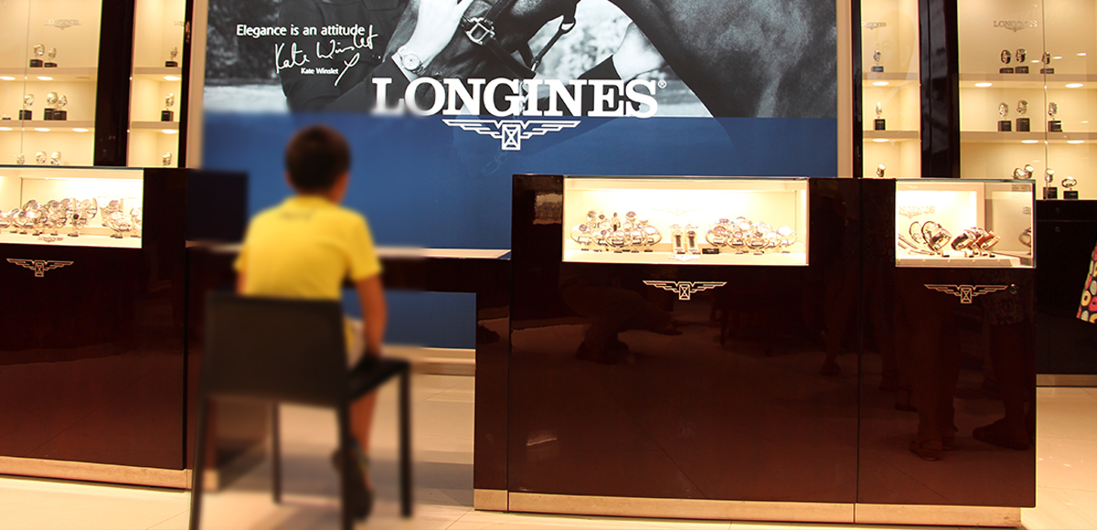 AMERICAN STYLE WOODEN Watch showcase WITH LIGHTS AND STORAGE