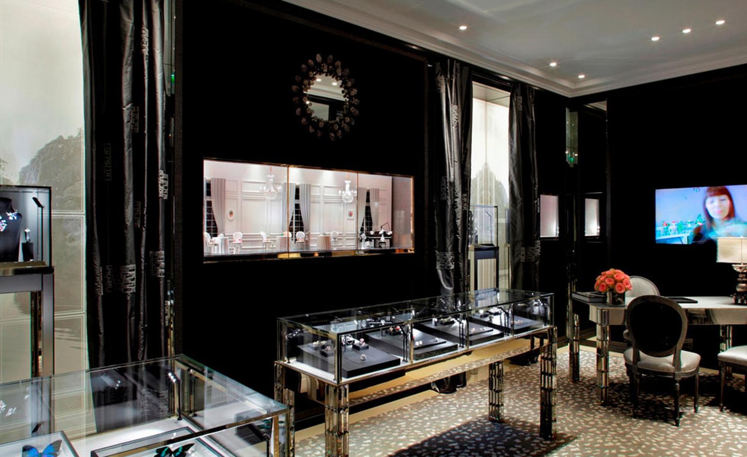 Jewelry store interior design